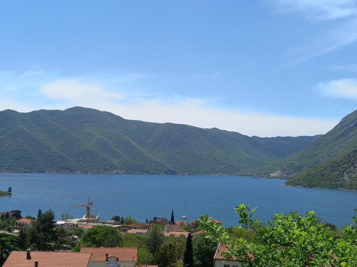 Отель Sea View Рисан Экстерьер фото